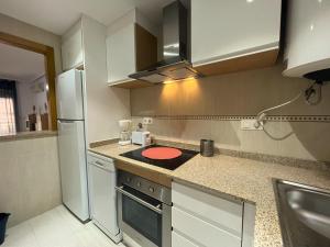 Kuchnia lub aneks kuchenny w obiekcie ACV - Costa Azahar I-2ª linea planta 3 norte