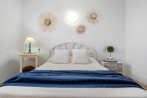 A bed or beds in a room at Mare Internum
