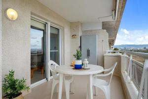 A balcony or terrace at Mare Internum