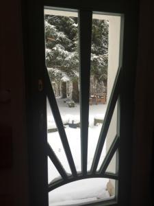 ENJOY COZY Tree House Hills Forest Gardens Beautiful Views Sauna Hotbath durante l'inverno