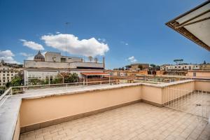 widok z dachu budynku w obiekcie Casa per Ferie Ravasco San Pietro w Rzymie