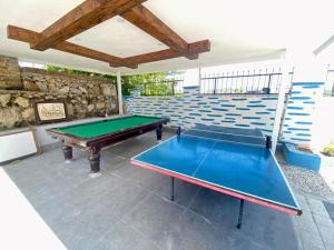 Billiards table sa Memories Honey Villa