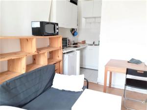 Fotografia z galérie ubytovania APPARTEMENT ENTIER A PARIS PROCHE PLACE VOLTAIRE. v Paríži