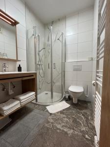Koupelna v ubytování Gasthof zur Post + 23 fotografií