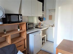 Fotografia z galérie ubytovania APPARTEMENT ENTIER A PARIS PROCHE PLACE VOLTAIRE. v Paríži