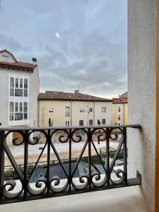 Balkón alebo terasa v ubytovaní Atuaire Home Las Picotas en el Centro Histórico Burgos