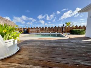 Bassein majutusasutuses Villa Amaryllis luxueuse,piscine,vue mer,plage või selle lähedal