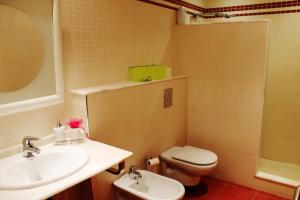 Kúpeľňa v ubytovaní Magnifica casa con jacuzzi y cerca playa ref 160