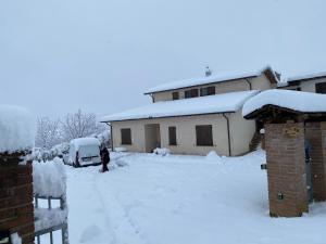Obiekt Casa vacanze fra gli ulivi zimą