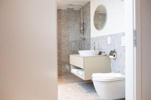 Vannituba majutusasutuses Blackhome Wien I contactless check-in