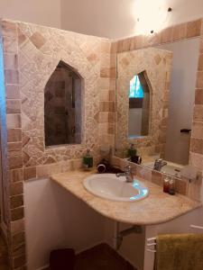 Bilik mandi di Splendid Seaview Apartment no 13