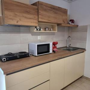 A kitchen or kitchenette at BEAUTIFUL APARTMENT IN VERIA