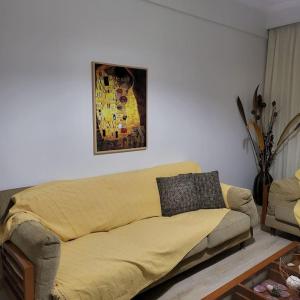 A seating area at BEAUTIFUL APARTMENT IN VERIA