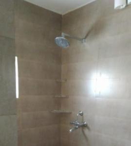 Ένα μπάνιο στο Tapovan Residency By WB Inn