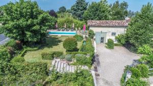 an aerial view of a house with a garden at Les Tuileries de Chanteloup in La Roche-Chalais