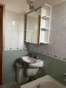 Kúpeľňa v ubytovaní Európa 20 Apartman + 23 fotografií