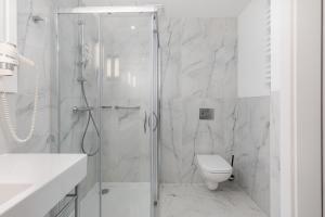 Łazienka w obiekcie Baltic Park Fort Promenada Apartment Świnoujście by Noclegi Renters