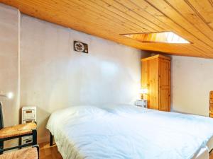 Postel nebo postele na pokoji v ubytování Holiday Home Hameau de Talaris-15 by Interhome