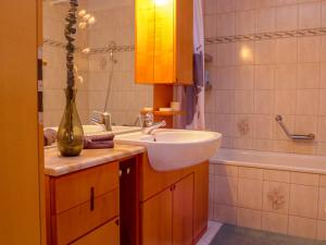 Koupelna v ubytování Apartment Arbgrat by Interhome