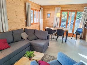 Istumisnurk majutusasutuses Apartment Sernisa Rez by Interhome
