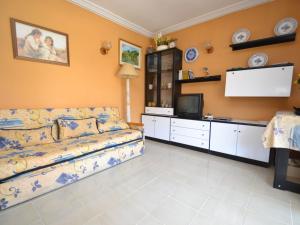 Η κουζίνα ή μικρή κουζίνα στο Apartment Albeniz by Interhome