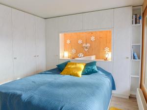 Postel nebo postele na pokoji v ubytování Apartment Résidence Byblos 11 by Interhome