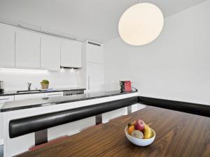 Kuchyň nebo kuchyňský kout v ubytování Apartment Nr-78 Haus Ladina by Interhome
