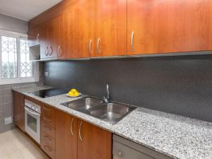 Kuchyňa alebo kuchynka v ubytovaní Apartment Miami Palace by Interhome