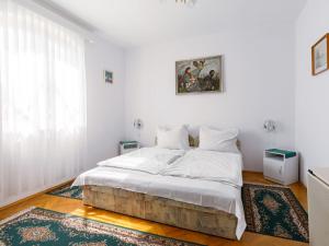 Zdjęcie z galerii obiektu Apartment Bella 01 by Interhome w mieście Balatonlelle
