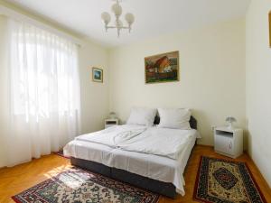 Zdjęcie z galerii obiektu Apartment Bella 02 by Interhome w mieście Balatonlelle +19 zdjęć