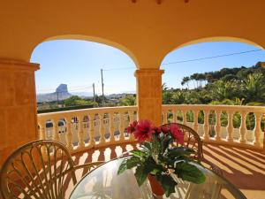 Balkon lub taras w obiekcie Holiday Home Cucarres by Interhome