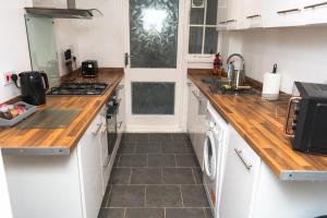 Küche/Küchenzeile in der Unterkunft Leeds Lodge