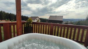 Uma vista geral da montanha ou uma vista da montanha a partir do apartamento