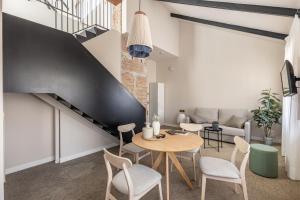 Posedenie v ubytovaní Apartamentos Líbere Málaga Teatro Romano