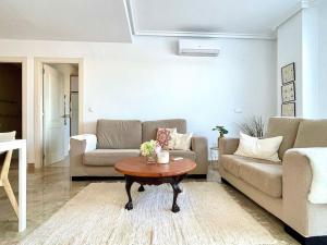 Posedenie v ubytovaní NaviGolf La Cala de Mijas, Scandinavian style 3 bed Townhouse by Solrentspain.