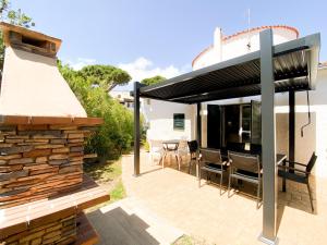 Patio alebo iná vonkajšia časť ubytovania Holiday Home Anais