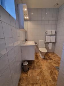 Koupelna v ubytování Gamla Järnhandeln - Norrskedika Hotell