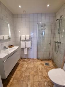 Koupelna v ubytování Gamla Järnhandeln - Norrskedika Hotell