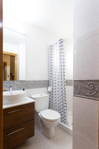 Kúpeľňa v ubytovaní CASA CON JARDIN-WIFI FREE + 37 fotografií