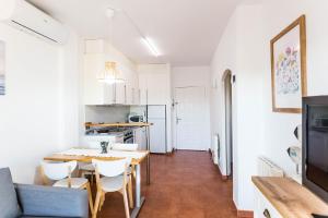 Kuchyň nebo kuchyňský kout v ubytování APARTAMENTO PIE DE PLAYA-Wifi free