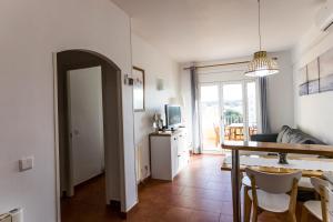 Kuchyň nebo kuchyňský kout v ubytování APARTAMENTO PIE DE PLAYA-Wifi free