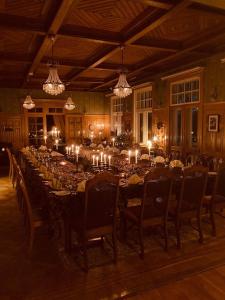 Restaurace v ubytování Skogsbrynet B&B, Bredsjö Nya Herrgård