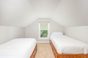 Gallery image of Travel To Titletown Sleeps 8 in Green Bay