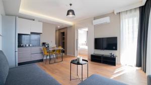 A television and/or entertainment centre at Vesta Rooms