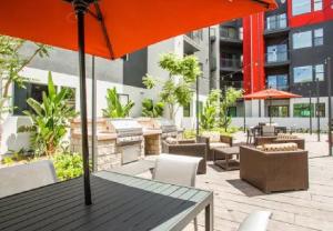A-Class Luxury 2 Bedrooms Apt in Woodland Hills CA