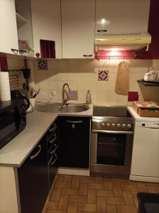 Dapur atau dapur kecil di La Boussole - Maison meublée 3 chambres 6 pers.