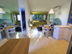 Kuchyň nebo kuchyňský kout v ubytování Acogedor Depto. en el corazón Santa Tecla