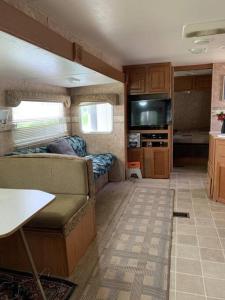 Dapur atau dapur kecil di Cabaña y Camper, en la laguna