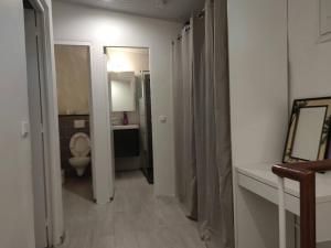 Postel nebo postele na pokoji v ubytování Rêves de rivière- fonctionnel et bien placé