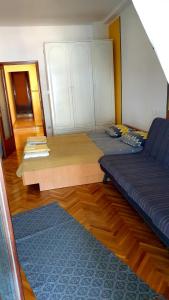 Ein Sitzbereich in der Unterkunft Apartment in Jadranovo with sea view, balcony, air conditioning, Wi-Fi (3856-2)